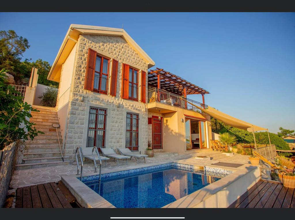 Villa For Sale Nur Properties